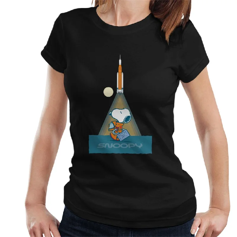 Peanuts Snoopy Astronaut Preparing For Take Off Women's T-Shirt Cozy Warm Stylish