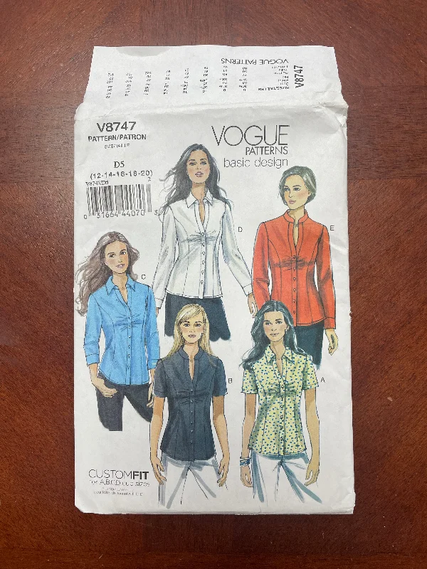 2011 Vogue 8747 Sewing Pattern - Shirt FACTORY FOLDED Hooded Caped Shawl Collar