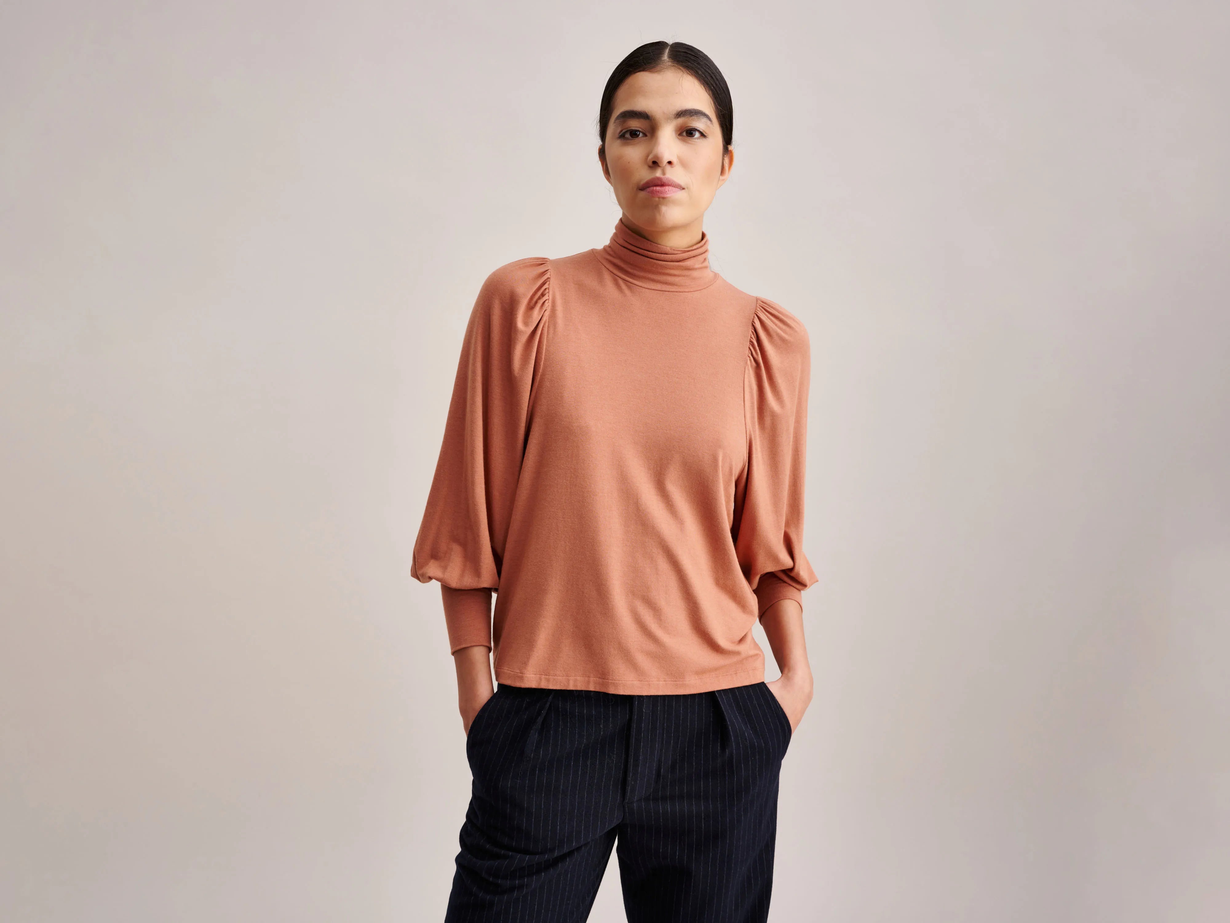 Vazo T-Shirt (232 / W / BOHEME) Hooded Caped Shawl Collar