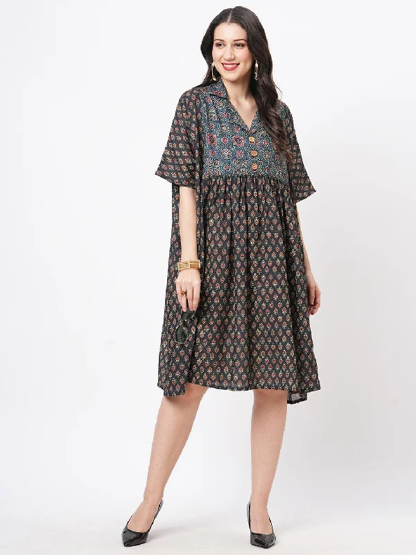 Hashtag Be Featuring a green printed kaftan dress in wide silhouette.Airy silhouette best suited for a casual coffee date. Tunics Running lightweight