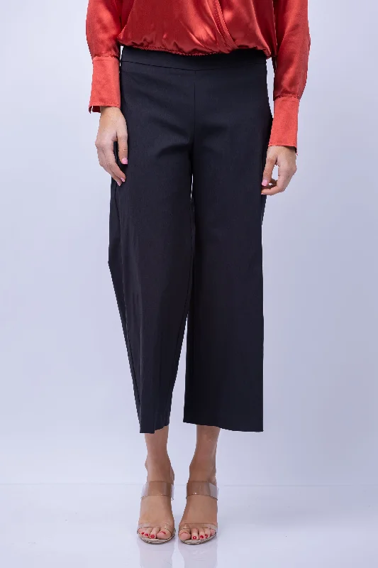 Avenue Mont Signature Pant in Black Chic Capri Pants