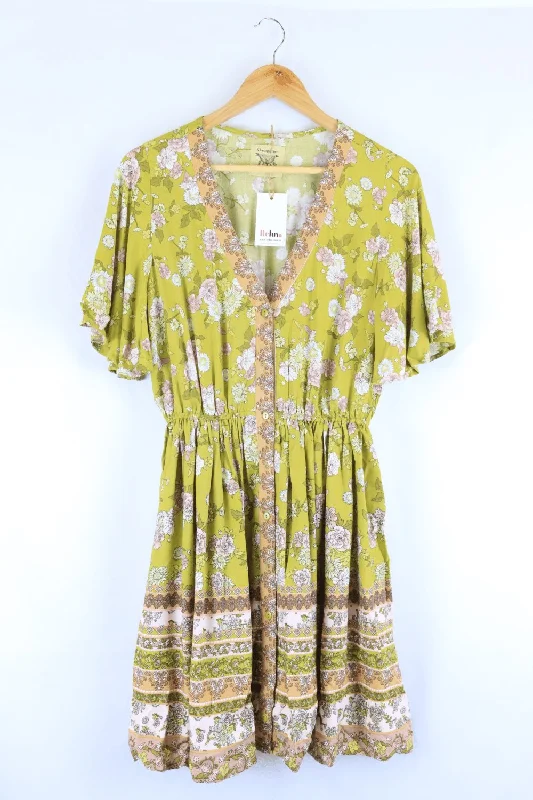 Dreamcatcher Green Floral Dress 8 Tunics Sophisticated sleek