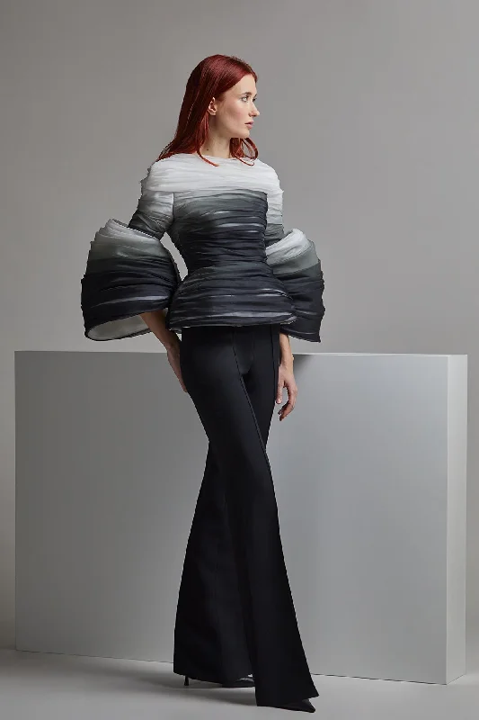 Pleated top with crepe trousers Trousers Lace Delicate