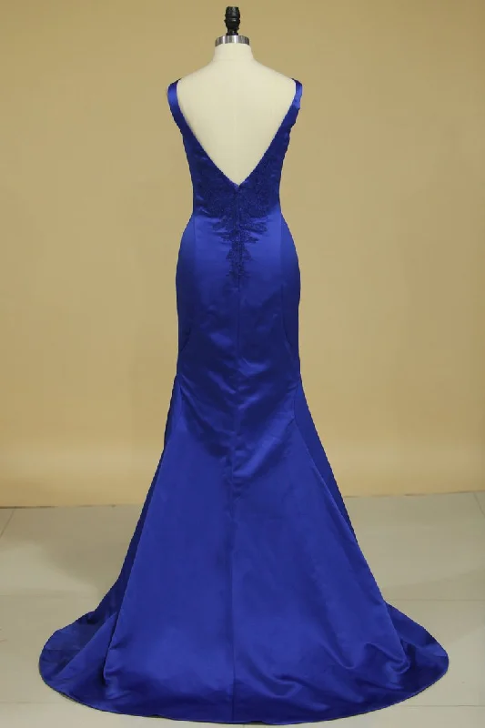 Bateau Open Back Evening Dresses Mermaid Satin With Applique