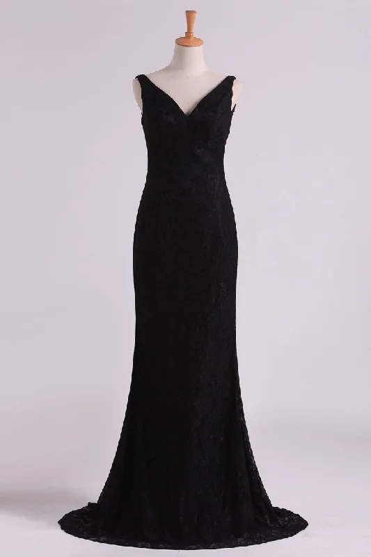 Black Lace Evening Dresses V Neck Open Back Sweep Train Sheath