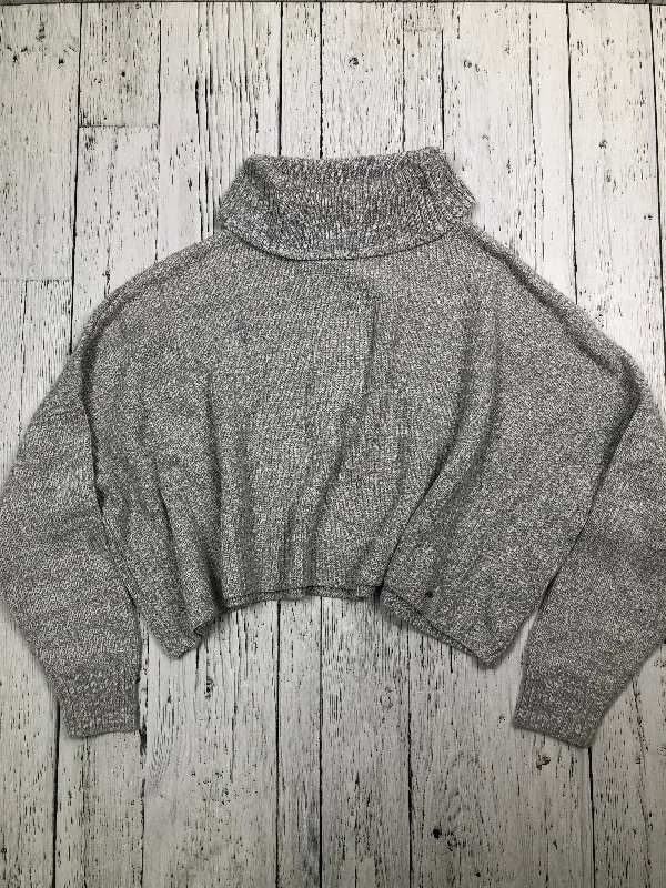 Hollister grey turtle neck sweater - Hers L Chenille Fabric Brocade Fabric Lace Fabric